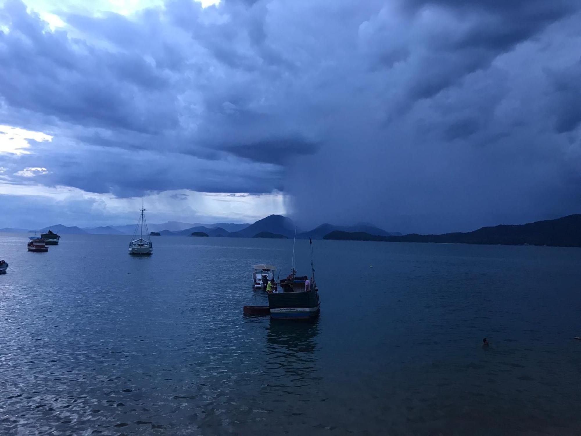 Deck Da Villa Pousada Ubatuba Eksteriør bilde